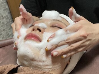 ビエン(Bien)の写真/【韓国で話題のセルマン導入店！】肌の土台をしっかり整え、お顔のむくみを解消し、若々しい印象の美肌へ。