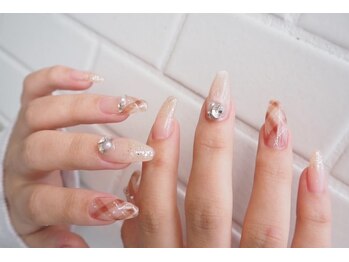 カーム(CALM)/シースルーチェックネイル