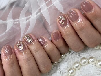 ハニービービー(Honey Bee Bee)/ハート押し花ネイル