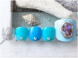 ブルー×ニュアンスフットネイル