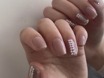 アルナイズネイル(Arnaiz nail)/ビジューネイル×ワンカラー
