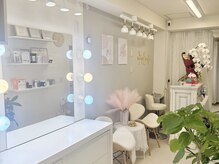 M's Beauty Studio　赤坂店【ネイル/まつげパーマ/マツエク/フェイシャル】の雰囲気（エステ/まつげ/ネイルの相談ができます◎）