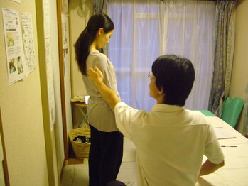 なかじま整体療院癒楽爽快館/【2】検査・歪みチェック