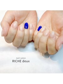 ワンポイントブルーのワンカラー
