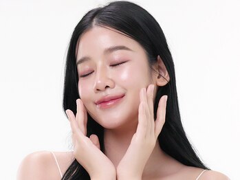 ハダイ(HADAY)の写真/HADAY独自の小顔手技でむくみを流してすっきり輪郭へ。ピーリングで肌まで好印象に♪