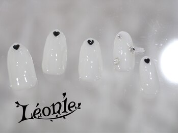 レオニー(Leonie)/ワンホンハートネイル