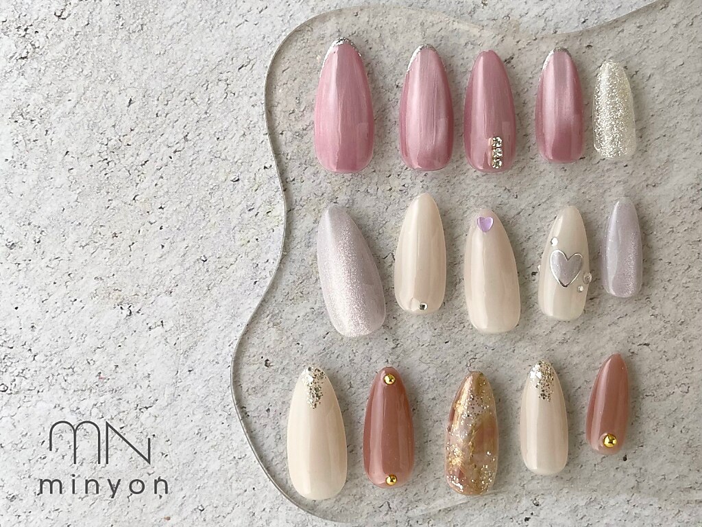 2025年-2026年冬トレンド】ピンク フラワーのネイルデザイン集｜人気順