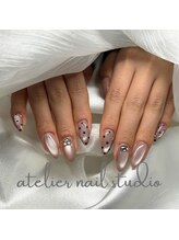 アトリエネイルスタジオ(atelier nail studio)/上品な大人のドットネイル