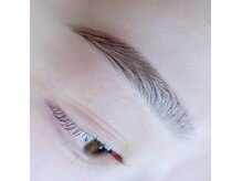 アイサプリメント(eye supplement)の雰囲気（骨格・筋肉のバランスを見ながら、眉毛トレーナーがお悩み解決！）