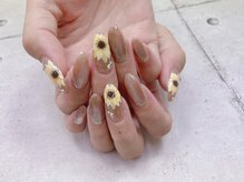 ネイル ビューティーマジック 葛西本店/ ひまわりデザインネイル