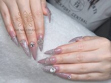 ウメネイルスタジオ(UME NAIL STUDIO)/長さだしやり放題×つけ放題