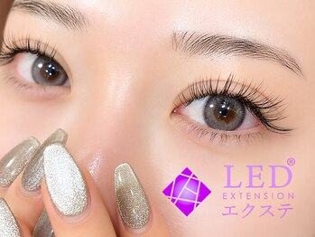 エムウィッシュ 太田川駅前店(M.wish)の写真/ 【最新LEDエクステ】水・汗・オイルに強い！圧倒的な持続力で、いつでも綺麗な上向きまつげが長持ち♪