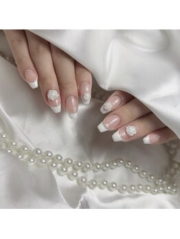 ヴィオーラー(Viola)の写真/大人の女性にぴったり◇上品ネイルで見惚れてしまう指先に♪カラーも豊富に用意!艶とモチに自信◎