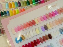 カラーの種類がとても豊富♪肌馴染みの良いカラーもあります！