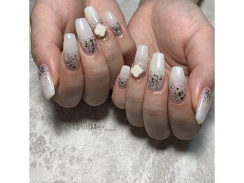リューミー(LyuuMee)の写真/SNSで見つけた憧れのデザインを指先に！パーツやジェルを豊富に揃え、こだわりの持ち込みアートを再現！