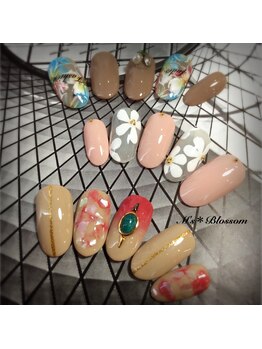 ネイルサロンアンドスクールエムズブロッサム(Nailsalon & school M's Blossom)/８月定額制ジェルコース￥6700