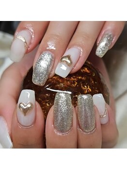 ピアチェーレ(Piacere)/キラキラハートネイル