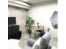 リクライニングソファのテレビ付きプライベート空間でゆったり♪