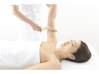 エークレッセント(A-crescent)/【江坂/豊津/千里中央/三国】