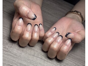 コンサート(Concert)/ネイビーフレンチネイル