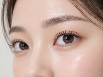 シュガー 大阪梅田店(Sugar)の写真/お仕事帰りやお出かけ前にも立ち寄りやすい！骨格や目元のバランスを見極めたデザインで理想の仕上げりに♪