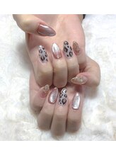 リリーモア(Lily More)/レオパード×マグネットネイル