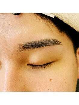 アイヨンマルゴ 西梅田店(EYE405)/メンズアイブロウスタイリング