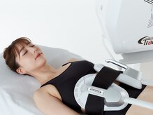 エボルビングジェムビューティー(Evolving Gem beauty)の雰囲気（筋トレマシーンもご用意♪眉毛やフェイシャルと同時施術が可能◎）