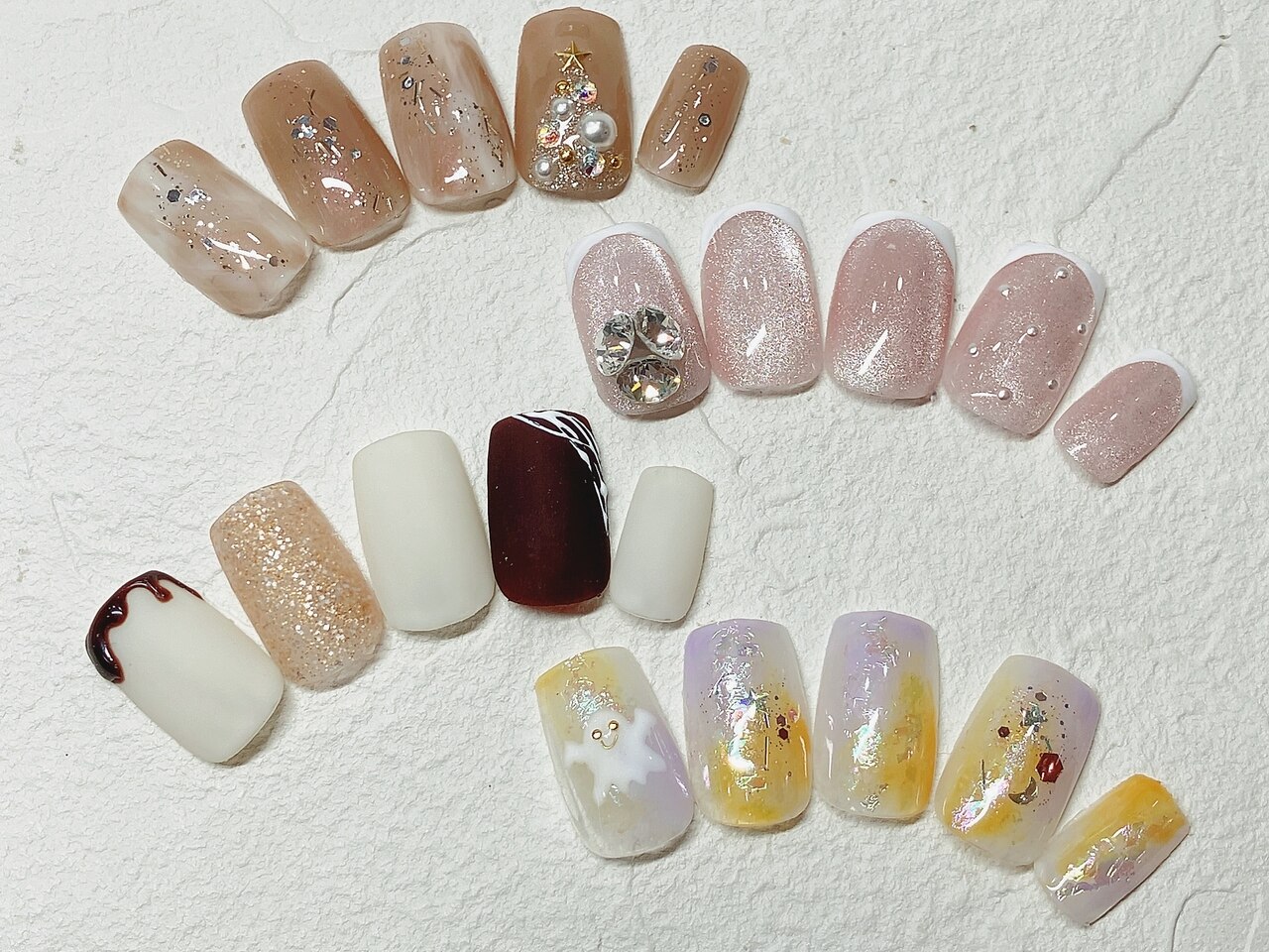 2026年冬トレンド】ホワイト ワンカラー ハンドのネイルデザイン集