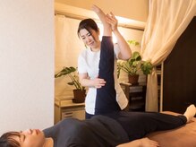 スイレン 西新宿(SUIREN)の雰囲気（完全個室・白とブラウンを基調とした落ち着く空間でリラックス♪）