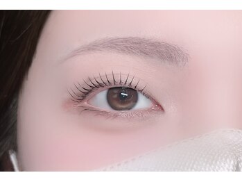 ロアブロウ 高知(LOA-brow)/長さに合わせて理想の目元へ