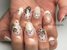 アン ジョーヌドラゴ/ホワイトフラワーネイル