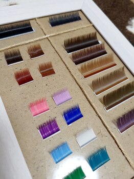 モア(eyelash salon MOOR)/カラーエクステ