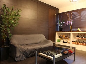 アーユルヴェーダサロン翡翠/待合いスペース