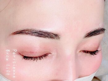 アイリー(i’rry)/パリジェンヌアイブロウリフト