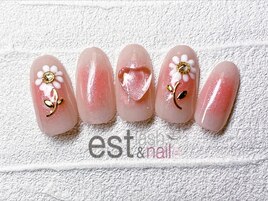 フラワー　ハート　チークネイル