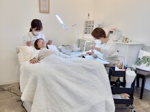 まつ毛、ネイル同時施術可能。持ち込み長さだしフィルイン推奨店