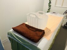 個室、ほのかな明かりが心地よい、アットホームな空間です。