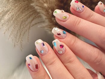 シピ ネイル(Chipi Nail)/カラフルストーン×艶パール