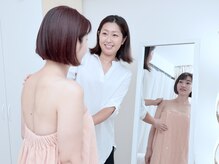 ハズム(hazumu)の雰囲気（丁寧にカウンセリング・ボディチェックをします。バストアップ）