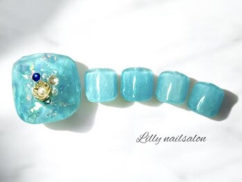 リリー(Lilly)/うるキラフットネイル