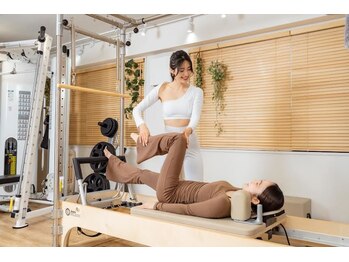 ローメル 表参道 外苑前(LOWMEL)/キャデラック×リフォーマー