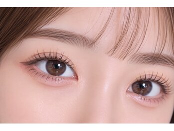 リエルエラン(Reelle Elan)の写真/【まつげパーマ￥4300/マツエクつけ放題￥7400】ナチュラルかつ上品な束感を♪スピーディーで丁寧な施術◎