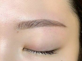 ニクシーアイブティック(Nixie Eye Boutique)/眉毛/まゆげ/美眉スタイリング