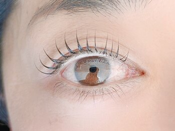 アイラッシュサロントナリ(TONARI)の写真/ロッドを豊富にご用意☆お客様1人1人の目の形や雰囲気、なりたい理想に合わせてカールを作ります◎