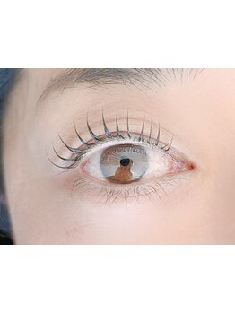 ナチュラル上品な目元にしたい