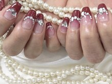 ハニービービー(Honey Bee Bee)/キラキラボルドーフレンチネイル