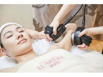 ルミエ パリ 大丸芦屋店/キャビテーションマシン