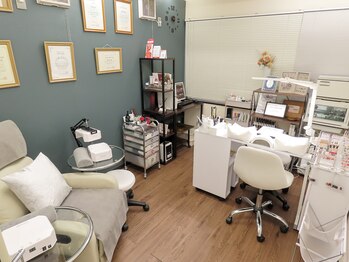 カラーホリック ネイルスパ(Colorholic Nailspa)