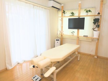 おやま腰痛整体院/清潔な施術空間